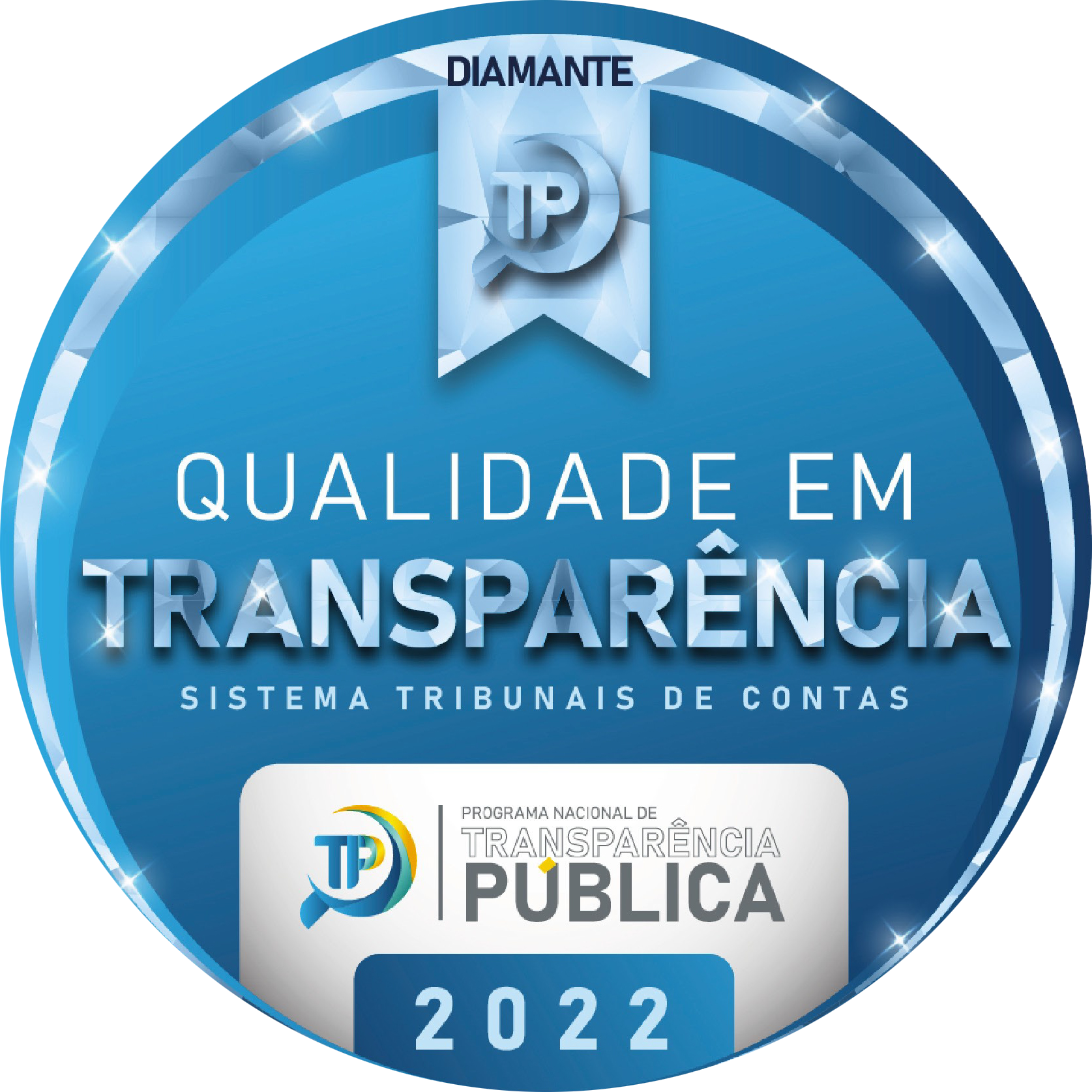 Selo em formato circular, composto pelas cores azul e cinza, pelo logo TP, sobre uma bandeira, e pelos textos "Diamante", "Qualidade em Transparência", "Sistema Tribunais de Contas", "Programa Nacional de Transparência Pública" e "2022".